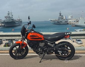 SCAMBII / PERMUTO Ducati Scrambler Sixty2