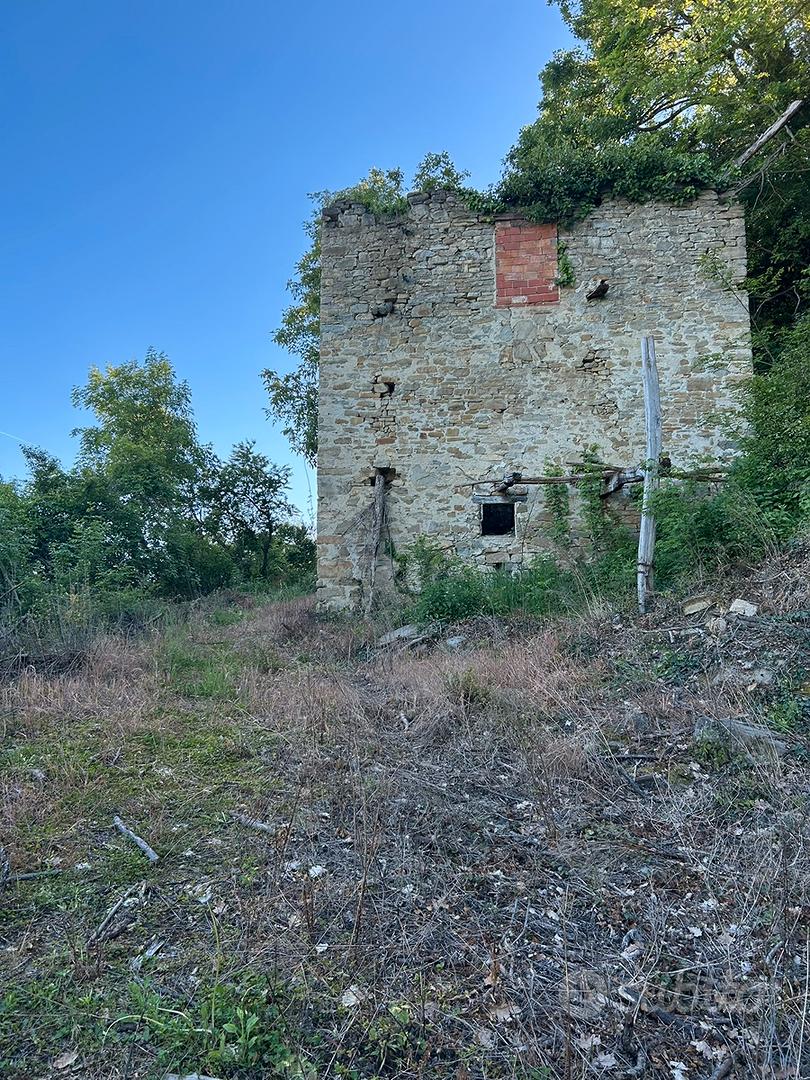 Rudere con terreno adiacente - Vista 3