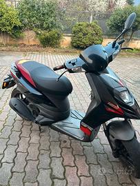 Aprilia SR motard 125