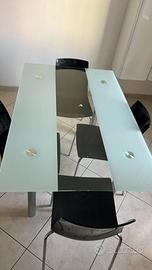 Tavolo in vetro