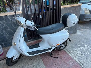 Vespa et4 125