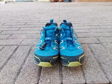 Scarpe da trekking.