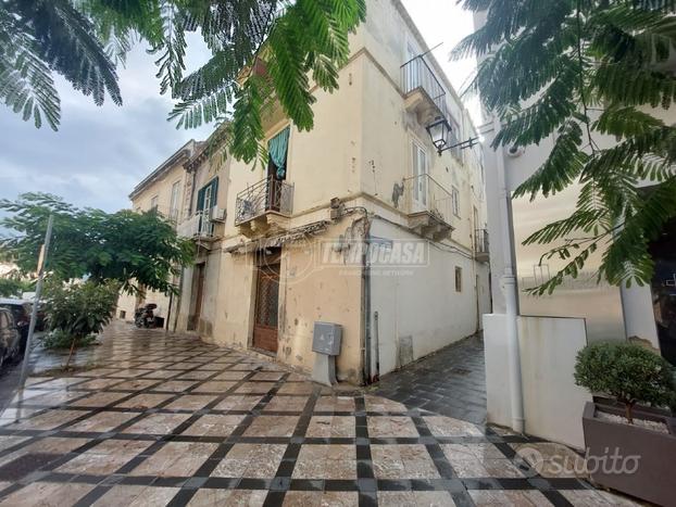 QUADRILOCALE ADIBITO A B&B A MILAZZO