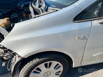 Parafango anteriore sx Opel Corsa D