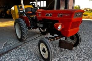 Trattore fiat 250