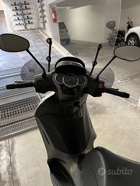 Beverly 300s