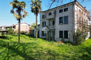 VILLA SINGOLA A SANDRIGO