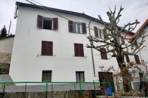 Appartamento cantina giardino