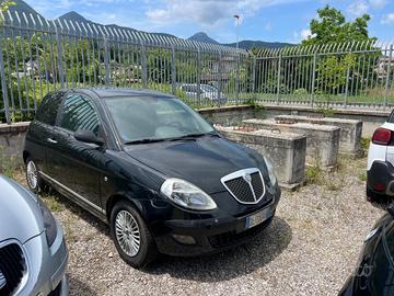 Lancia Ypsilon 1.3 MJT 90 CV Oro