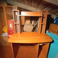 Scrivania in legno porta PC & porta CD