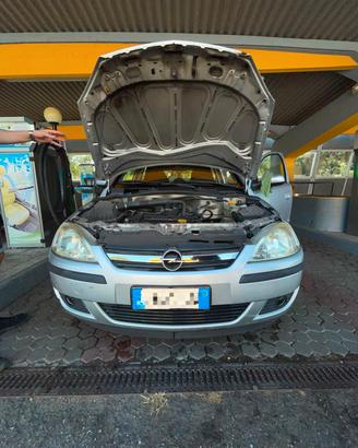 macchina Auto Opel Corsa 