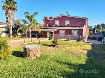 Villa bifamiliare su 1000 mq di terreno