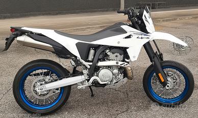 Suzuki DRZ4-SM 