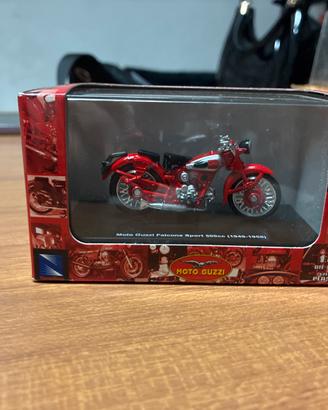 Modellino Moto Guzzi Falcone sport 500cc 1949-1958