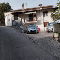 Casa singla a Castelli (TE)