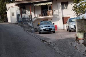 Casa singla a Castelli (TE)