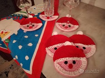Vari sottobicchieri ad uncinetto a Babbo Natale