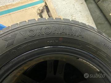 Ruote da neve con cerchi in lega Toyota