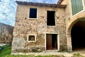 CASA DI CORTE A CAPRINO VERONESE