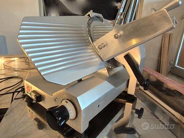 affettatrice professionale O.M.S. TG300