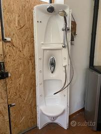 Colonna idromassaggio jacuzzi.