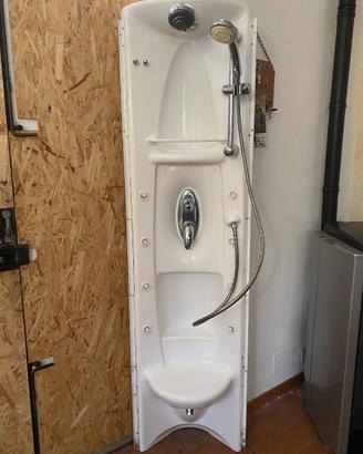 Colonna idromassaggio jacuzzi.