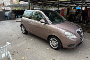 Disponibile lancia y