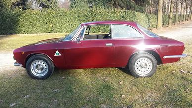Alfa Romeo Giulia GT 1300 Junior