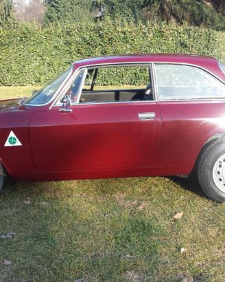 Alfa Romeo Giulia GT 1300 Junior