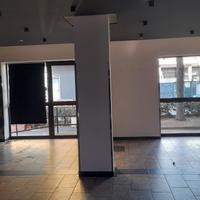 Locale commerciale per negozio o servizi