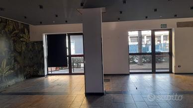 Locale commerciale per negozio o servizi