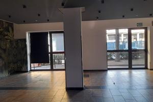 Locale commerciale per negozio o servizi