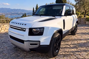 Land Rover Defender 110 3.0D I6 200 CV AWD Auto X-