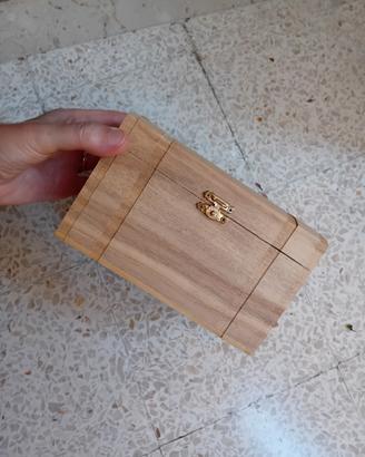 Scrigno in legno grezzo per decoupage 