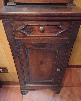 COMODINI UMBERTINI IN NOCE 