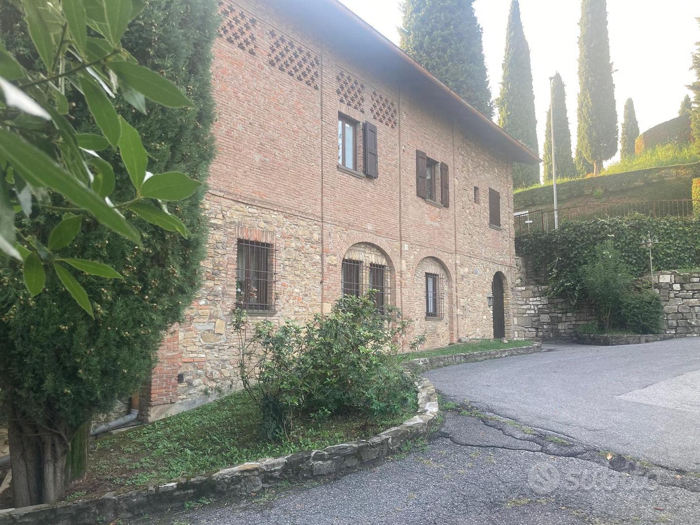 Cascina storica alle porte di Bergamo - Vista 2