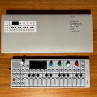 OP-1 Teenage Engineering con cover rigida