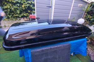 stupendo box auto Mercedes da sistemare un pochino