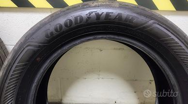 Treno gomme Goodyear 215/60 R17