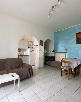 3 LOCALI A CIVITANOVA MARCHE