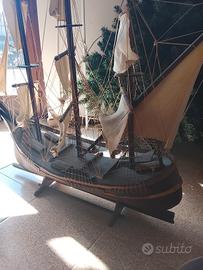 Galeone in legno