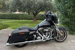 Harley-davidson FLHX Street Glide 1584 2010
