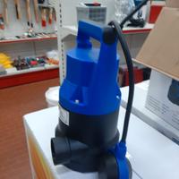 Per chiusura attività materiale di Ferramenta