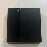 Playstation 4 con joystick e 8 giochi