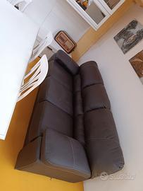 divano ecopelle Brown 