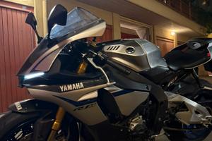 Yamaha YZF-R1 M
