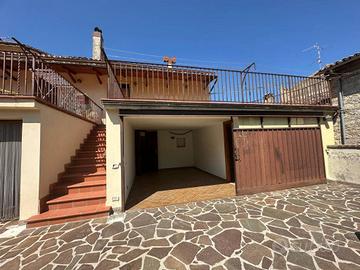 Casa indipendente di 145 m² con 4 locali a Spoleto