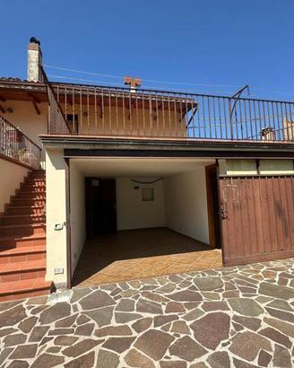 Casa indipendente di 145 m² con 4 locali a Spoleto