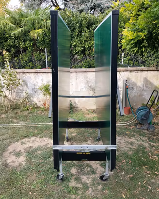 Tavolo da ping pong pieghevole con ruote