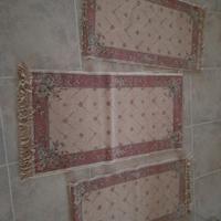  3 tappeti scendiletto beige e rosa